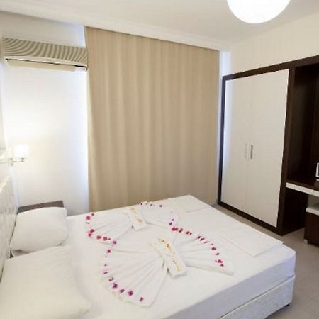 Side Suite Hotel Exterior foto