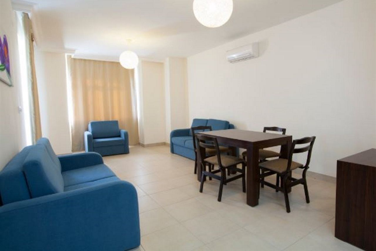 Side Suite Hotel Exterior foto