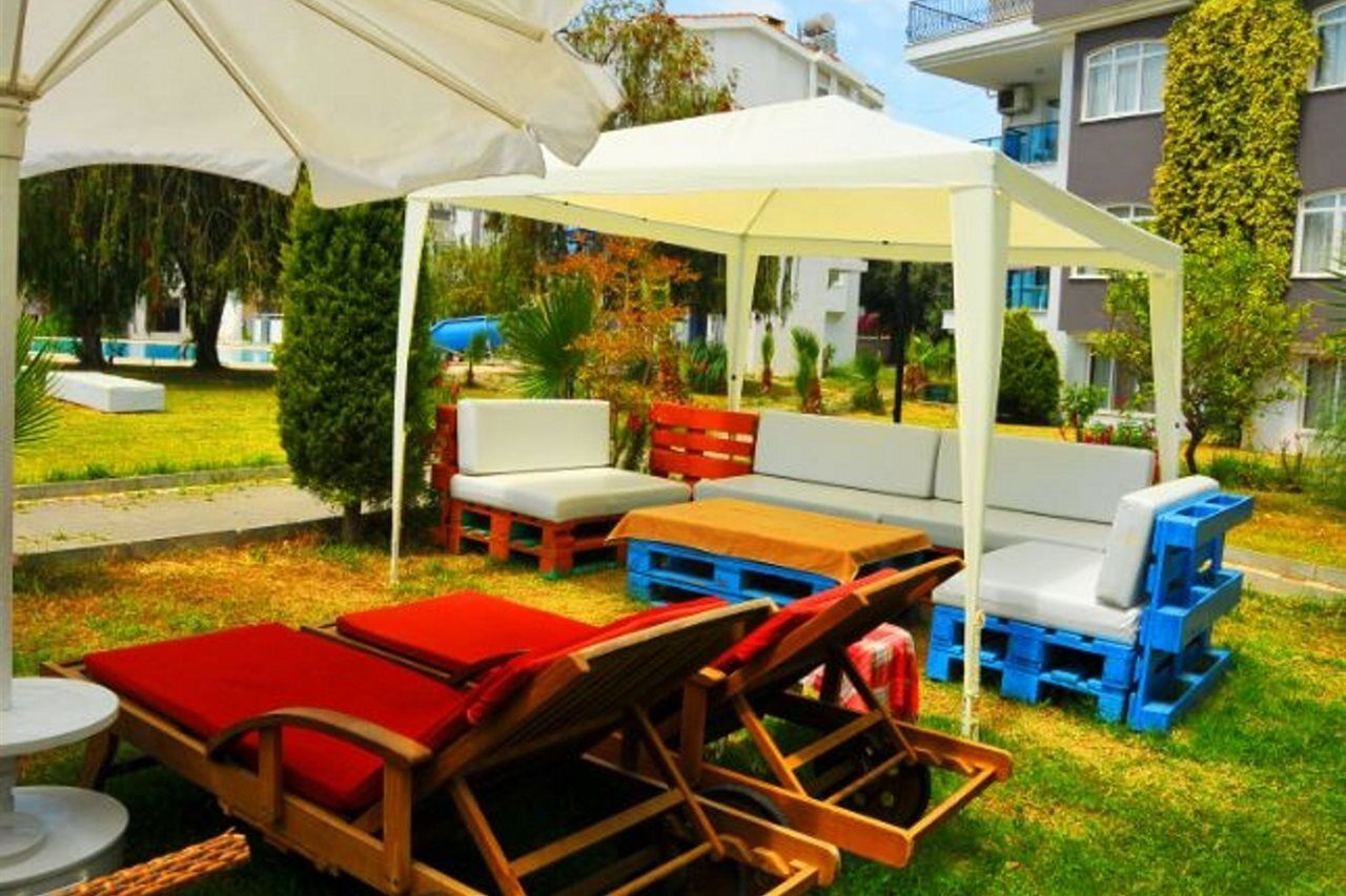 Side Suite Hotel Exterior foto